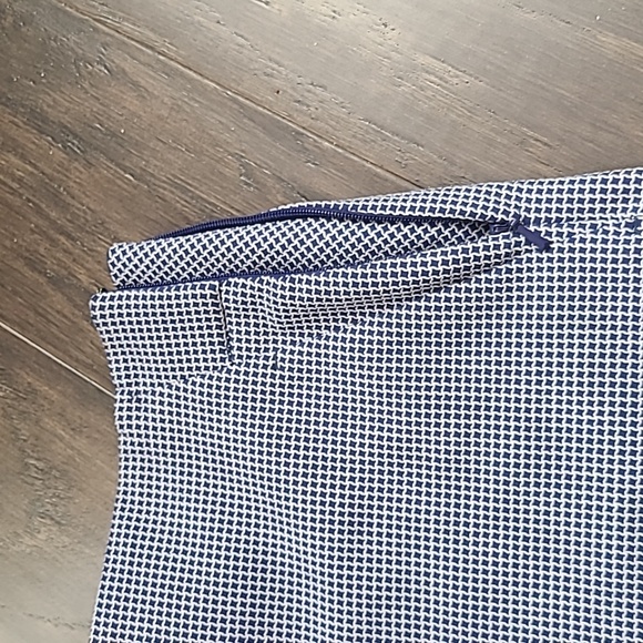 *** SOLD*** Banana Republic Chino shorts - Picture 6 of 6